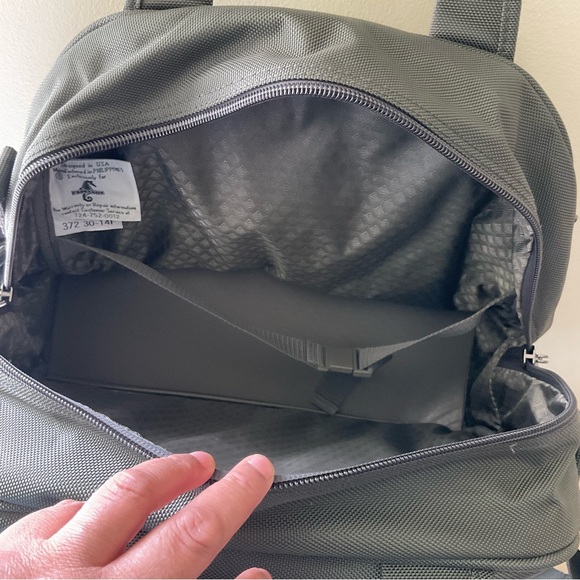 Atlantic Luggage Carry-on Travel Bag in Olive Green. - Picture 5 of 16